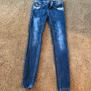 Grace in LA skinny jeans